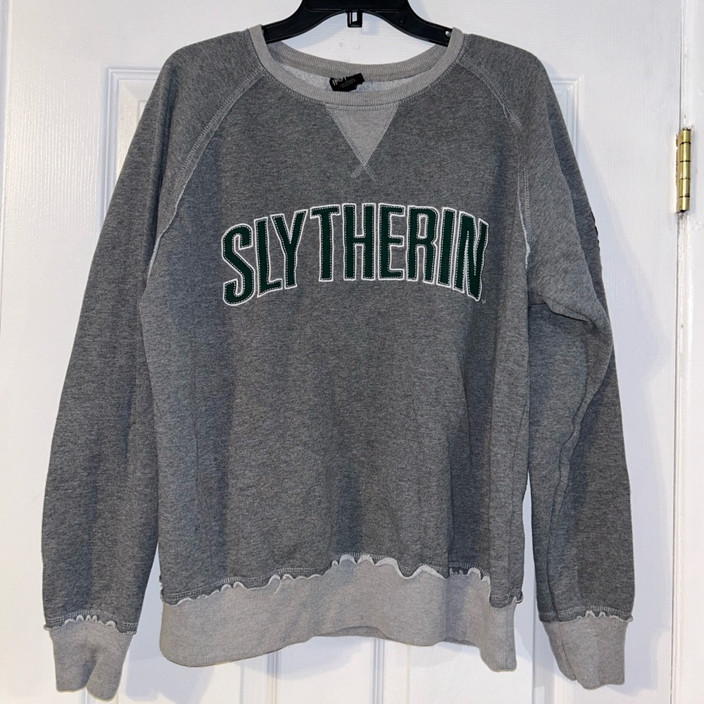 AUTHENTIC Slytherin Sweatshirt Harry Potter Retired Design size L